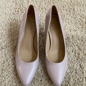 Naturalizer nude pumps size 8